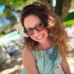 Happy wine tour guide in the Sonoma Sunshine